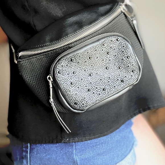 Madden girl crossbody fanny pack with gem details - Picture 2 of 5